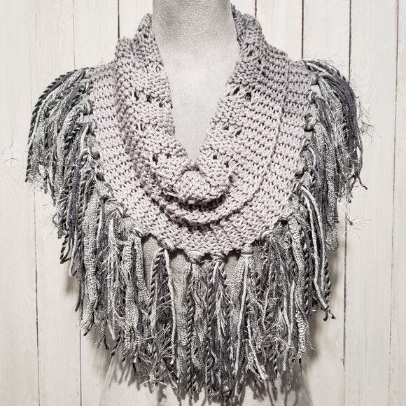 NEW Hand Knitted Boho Cowl Infinity Scarf Fringe Boho Gray Ombre Boho Whimsy - Picture 3 of 6